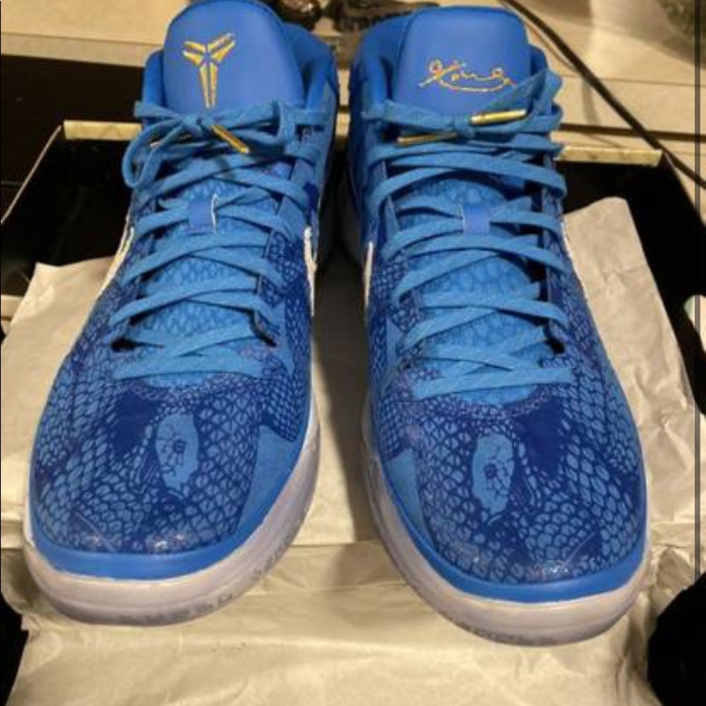 Brand new Kobes AD PE size 10.5